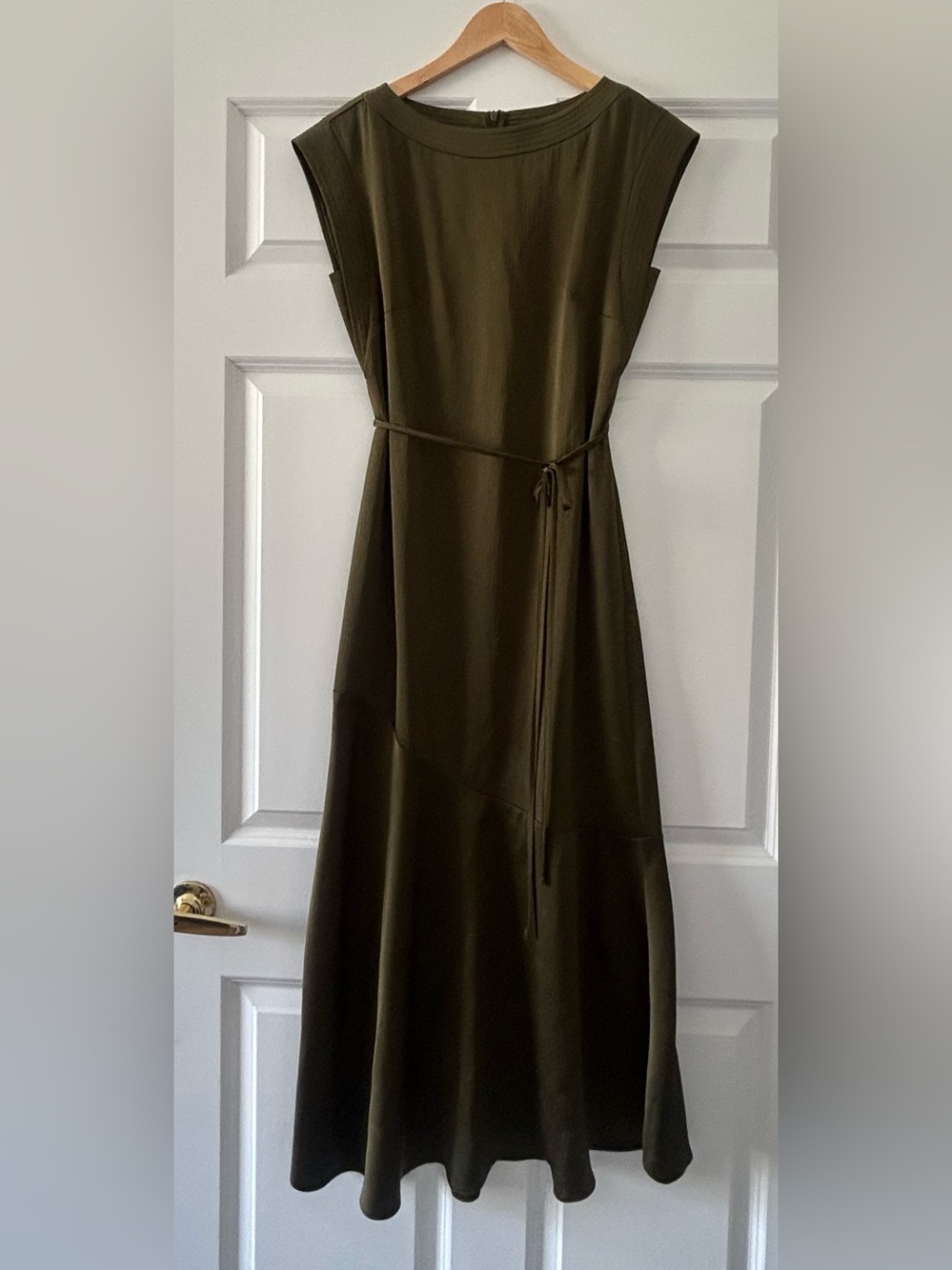 Vince Camuto Olive Green Sleeveless Maxi Dress with Waist Tie